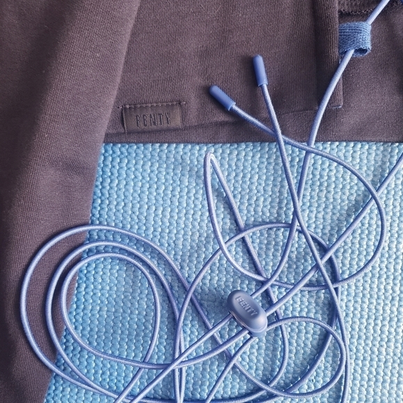 HP. Fenty Puma By Rhianna Laced Sweatshirt - Picture 4 of 10